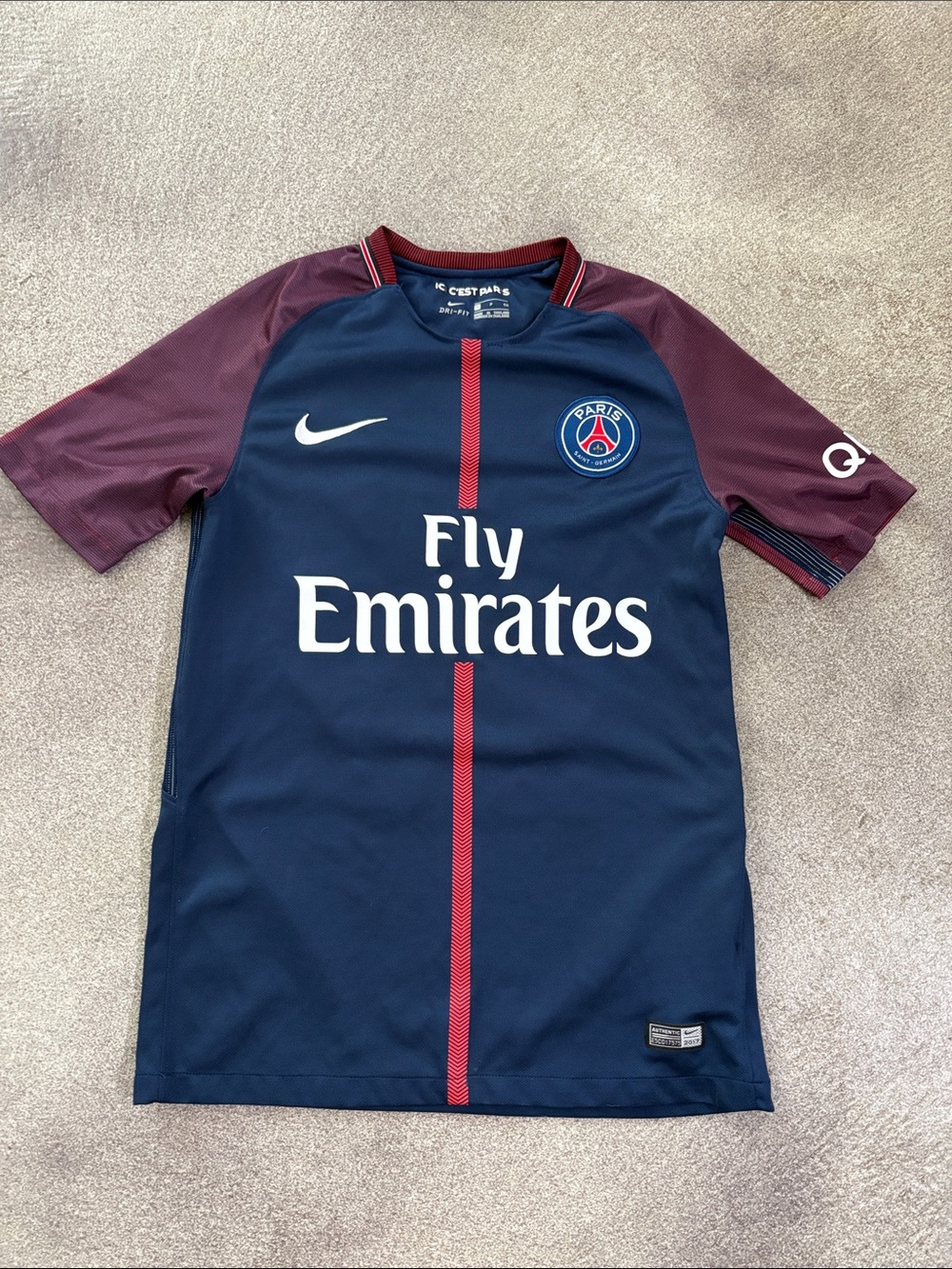 Nike Paris Saint-Germain Soccer Jersey (S)